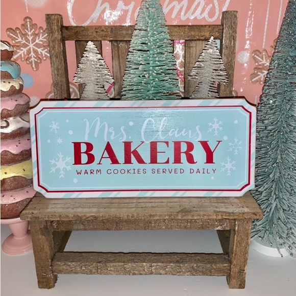 Mrs Clause Pastel Bakery Warm Cookies Sign - Picture 2 of 2
